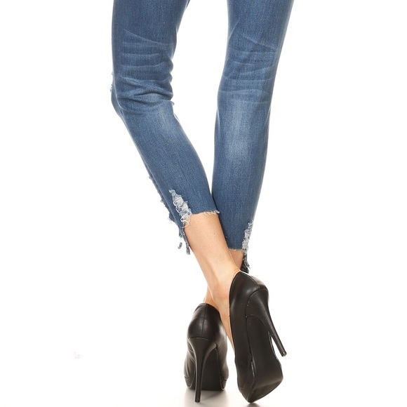 Distressed Jeans - Picture 2 of 6